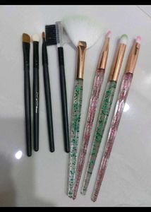 Makeup Kit+ 8 Brushes+13combs