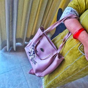 👜 **Pre-Loved Da Milano Purse