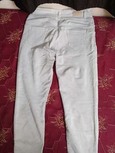 Skinny Jeans - Light Wash