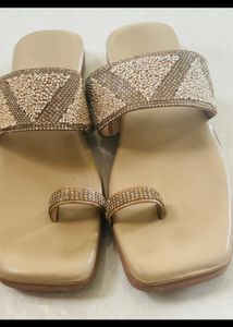 Pretty women flats