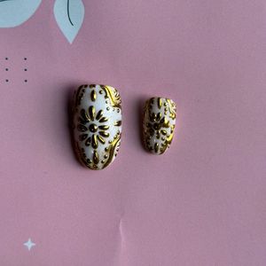 Vintage Golden Nails