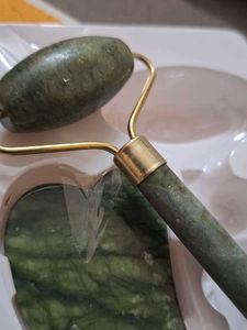FLFWLASS Green Quartz Roller And Guasha Set