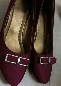Maroon bellies Cum Heels 👠