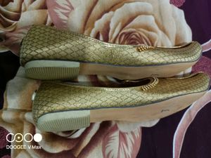 Golden Mojari Shoes - Match For Sherwani
