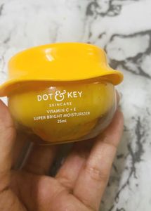 Combo Of 2 Dot &amp; Key Mosturizer + Serum