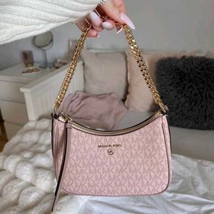 MICHAEL KORS JET SET CHARM SMALL POCHETTE