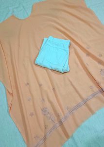 Embroidered Kaftan With Jeans
