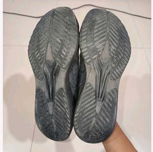 Peak Running Shoes - Good Condition