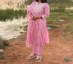 Elegant Pink Embroidered Kurta Set