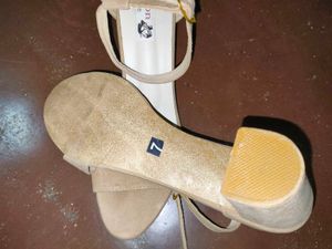 Heel Sandal👠