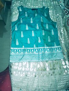 Short Kurti With Zari Slik Lehenga