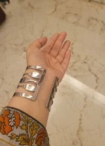 Silver Colored Hand Cuff