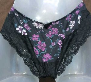 Floral Lace Thong 💚