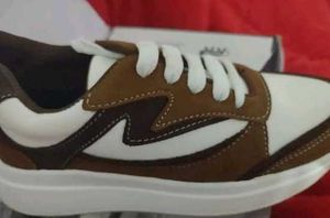 Sneakers Reduced Price Offer Pls