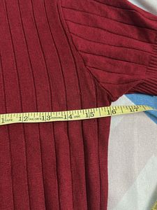Chic Maroon Ribbed Crop Top