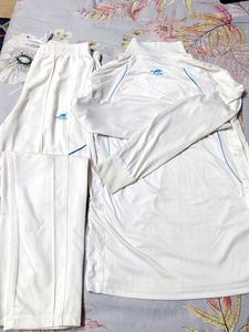 Men&#39;s T-Shirt &amp; Track Pant Set (Cricket Kit)