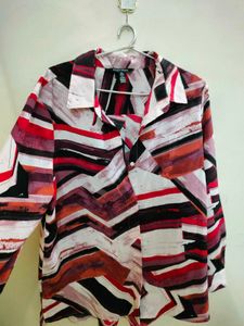 Patterned Button-Down Shirt (Size L)