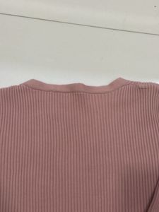 Cute Two-Tone Knit Top
