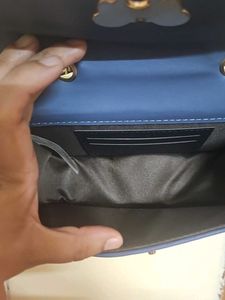 Fresh/Unused Dubai&#39;s Stylish Crossbody Bag