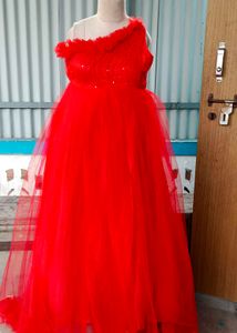 Red Tulle One-Shoulder Gown