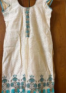 Embroidered Festive Chudidhar