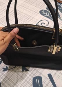 Combo Of 2 Y2k Neckpieces &amp;Black Purse.