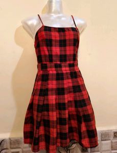 H&amp;M 🎁Buy 2 Get 1 Free🎁Size S/ Red Plaid Dress