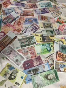 50 notes World Currency Collection