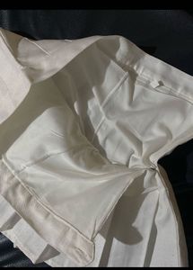 🦢 White Pleated Skirt - Elegant and Versatile