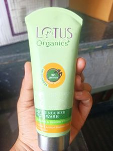 Lotus Organics ✨ Divine Nourish Facewash