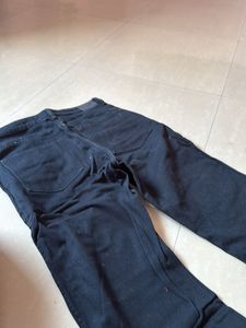Black Levi's Jeans