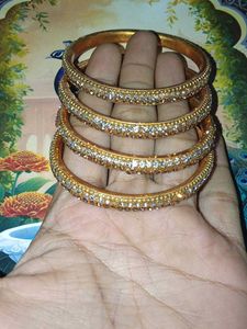 Sparkling Gold Bangle Set Of 4