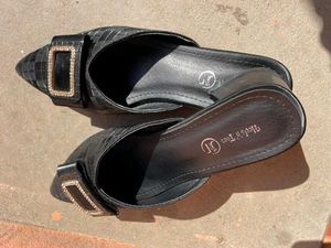 Black Pointed Toe Mules