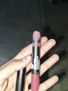 Sugar Cosmetic Lipstick .