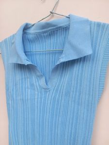 Cute blue ribbed crop top