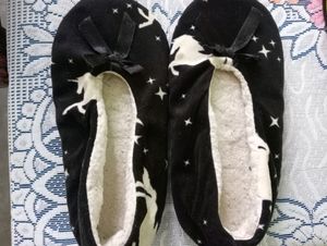 Room Slippers Size 4.5_ 5