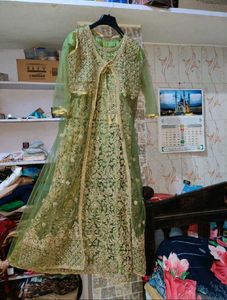 Reduced Price Beautiful 4 Pieces Set