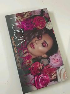 Huda Beauty Desert Dask Eyeshadow Palette