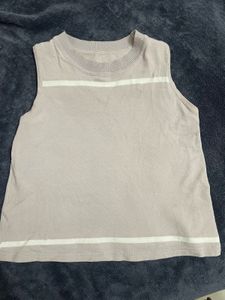Vest.🎀
