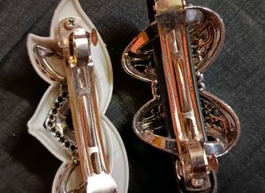 A set of two hair 🖇️clips 💫🦋