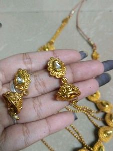 Elegant Gold Necklace