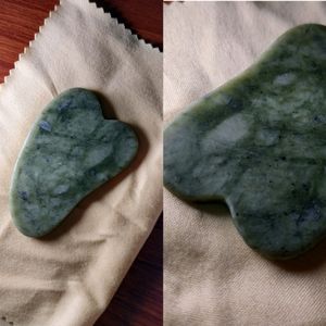 Facial Massaging Kit - Face Roller &amp; Gua Sha