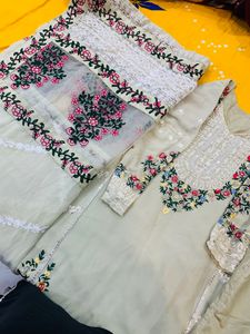 Paakistaani Suit