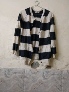 Striped Cardigan - Cozy &amp; Stylish