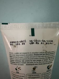 Himalaya Dark Spot Clearing Turmeric Face Wash