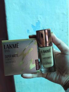 Lakme Foundation And Compact