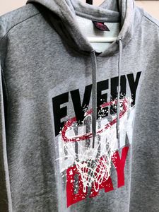 💥BUY1GET1💥 grey men&#39;s hoodie with a basketball (Everyday)