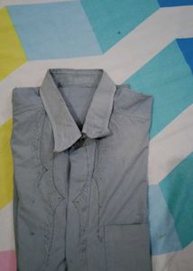 grey-ish men's shirt