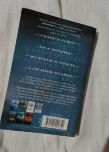 Shatter Me (Novel One) Trendy.