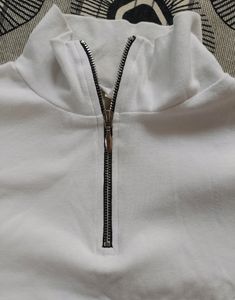 White Crop Top 🤍